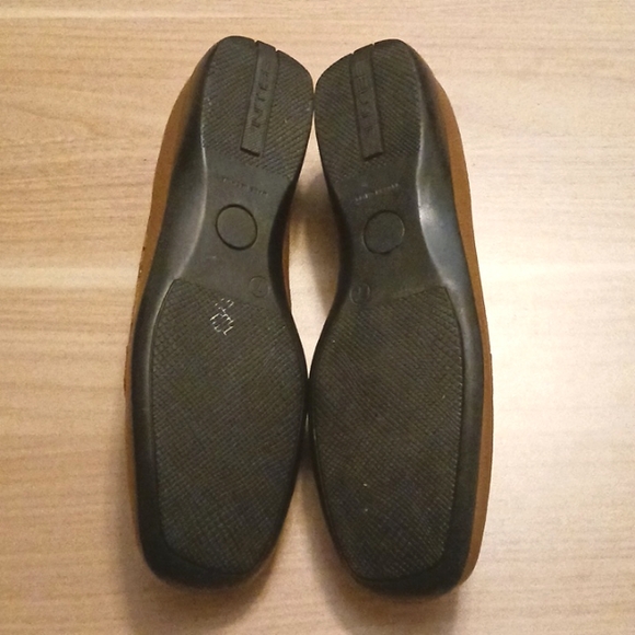 Bellini "Bobcat" Tan Leather Animal Print Loafers in Size 7M - Picture 11 of 12